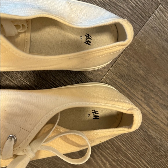 New H&M White Canvas Lace-Up Sneakers - Picture 3 of 4